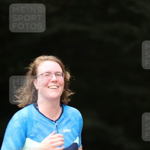 30.08.2026 - Elbe Triathlon Hamburg Antke Förster http://msf.ph/oto/10107090 30.08.2026 12:30:29 Laufen  meine-sportfotos.de