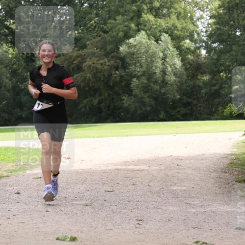 30.08.2026 - Elbe Triathlon Hamburg Antke Förster http://msf.ph/oto/10107091 30.08.2026 12:48:55 Laufen 17 meine-sportfotos.de