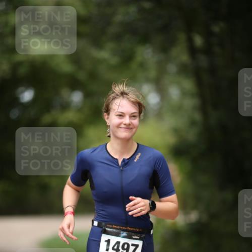 30.08.2026 - Elbe Triathlon Hamburg Antke Förster http://msf.ph/oto/10107096 30.08.2026 12:30:38 Laufen 1497 meine-sportfotos.de