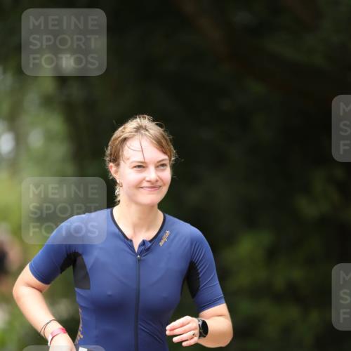 30.08.2026 - Elbe Triathlon Hamburg Antke Förster http://msf.ph/oto/10107098 30.08.2026 12:30:39 Laufen 1497 meine-sportfotos.de