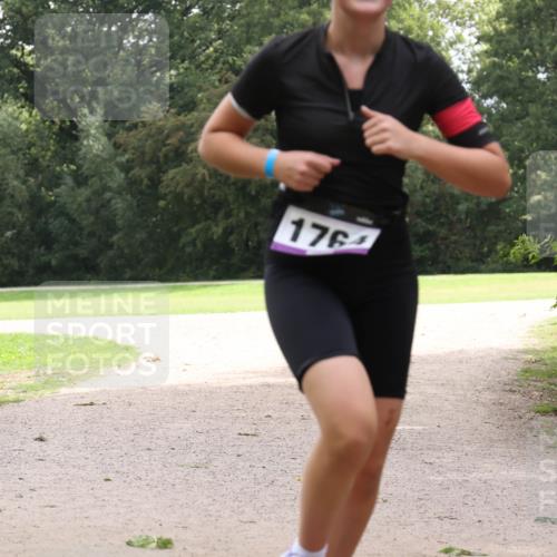 30.08.2026 - Elbe Triathlon Hamburg Antke Förster http://msf.ph/oto/10107099 30.08.2026 12:48:57 Laufen 176 meine-sportfotos.de