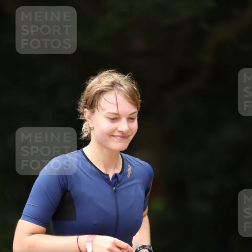 30.08.2026 - Elbe Triathlon Hamburg Antke Förster http://msf.ph/oto/10107100 30.08.2026 12:30:39 Laufen 4, 1497 meine-sportfotos.de