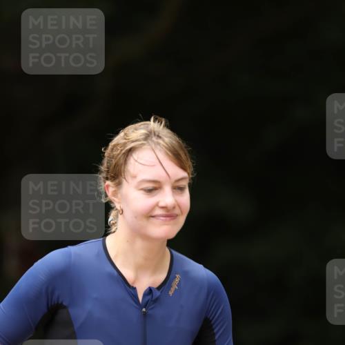 30.08.2026 - Elbe Triathlon Hamburg Antke Förster http://msf.ph/oto/10107102 30.08.2026 12:30:39 Laufen 1497 meine-sportfotos.de