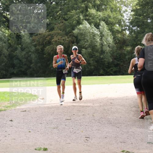 30.08.2026 - Elbe Triathlon Hamburg Antke Förster http://msf.ph/oto/10107103 30.08.2026 12:49:06 Laufen 177, 1783 meine-sportfotos.de