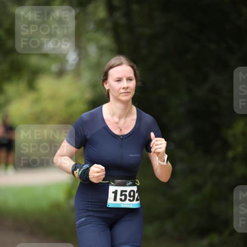 30.08.2026 - Elbe Triathlon Hamburg Antke Förster http://msf.ph/oto/10107106 30.08.2026 12:30:41 Laufen 1592 meine-sportfotos.de