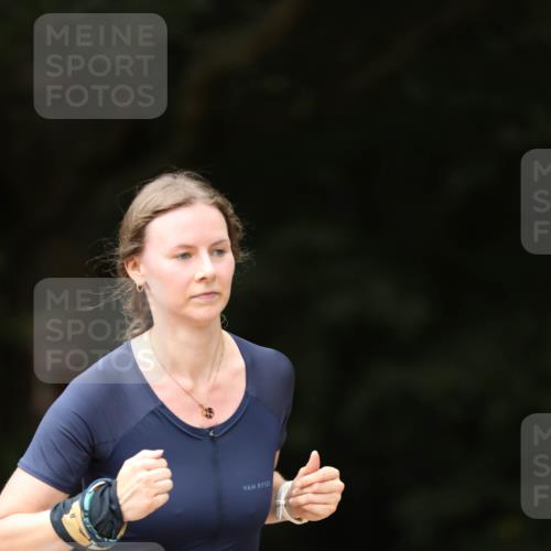 30.08.2026 - Elbe Triathlon Hamburg Antke Förster http://msf.ph/oto/10107110 30.08.2026 12:30:42 Laufen 159 meine-sportfotos.de