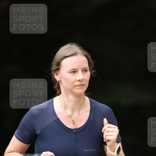 30.08.2026 - Elbe Triathlon Hamburg Antke Förster http://msf.ph/oto/10107112 30.08.2026 12:30:43 Laufen 159 meine-sportfotos.de