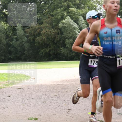 30.08.2026 - Elbe Triathlon Hamburg Antke Förster http://msf.ph/oto/10107113 30.08.2026 12:49:10 Laufen 178, 17 meine-sportfotos.de