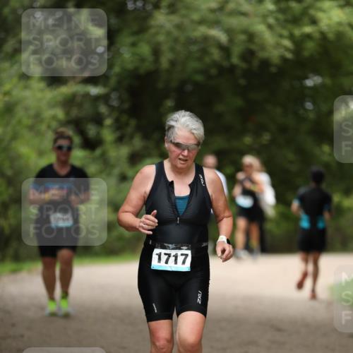 30.08.2026 - Elbe Triathlon Hamburg Antke Förster http://msf.ph/oto/10107116 30.08.2026 12:30:56 Laufen 1717 meine-sportfotos.de