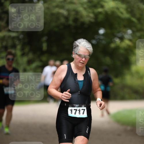 30.08.2026 - Elbe Triathlon Hamburg Antke Förster http://msf.ph/oto/10107118 30.08.2026 12:30:57 Laufen 1717, 2 meine-sportfotos.de