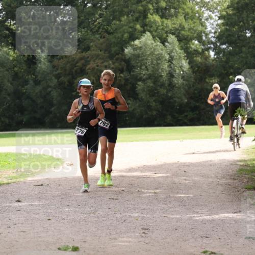 30.08.2026 - Elbe Triathlon Hamburg Antke Förster http://msf.ph/oto/10107119 30.08.2026 12:49:45 Laufen 776, 792, 238 meine-sportfotos.de