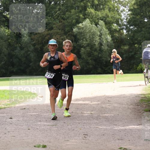 30.08.2026 - Elbe Triathlon Hamburg Antke Förster http://msf.ph/oto/10107121 30.08.2026 12:49:45 Laufen 1776, 792, 236 meine-sportfotos.de