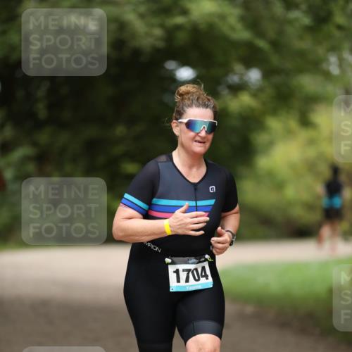 30.08.2026 - Elbe Triathlon Hamburg Antke Förster http://msf.ph/oto/10107128 30.08.2026 12:31:02 Laufen 1704 meine-sportfotos.de