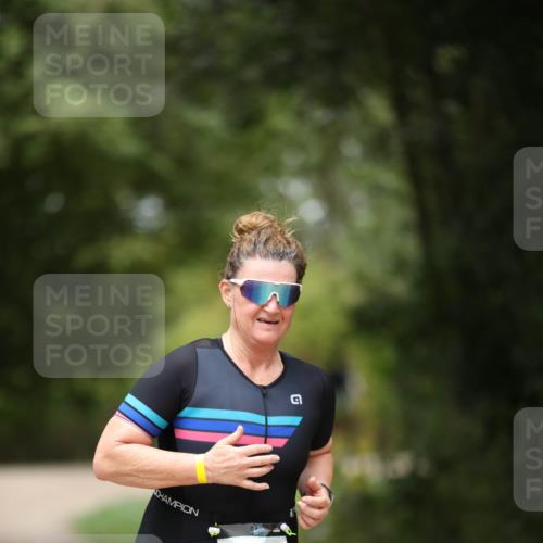 30.08.2026 - Elbe Triathlon Hamburg Antke Förster http://msf.ph/oto/10107130 30.08.2026 12:31:03 Laufen 1704 meine-sportfotos.de