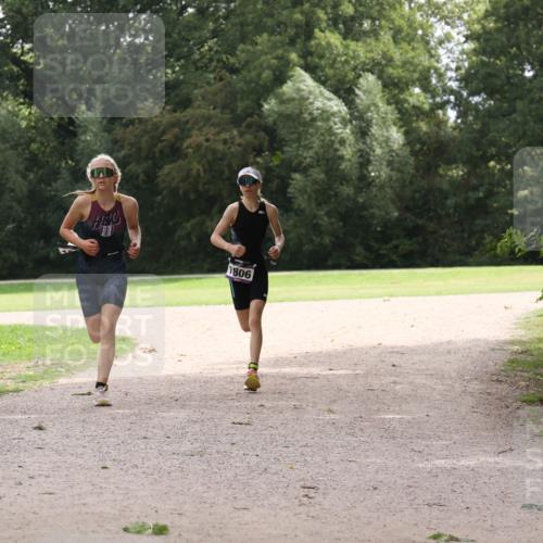 30.08.2026 - Elbe Triathlon Hamburg Antke Förster http://msf.ph/oto/10107131 30.08.2026 12:49:50 Laufen 1806 meine-sportfotos.de