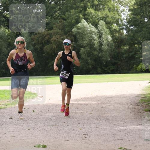 30.08.2026 - Elbe Triathlon Hamburg Antke Förster http://msf.ph/oto/10107133 30.08.2026 12:49:51 Laufen 1806 meine-sportfotos.de