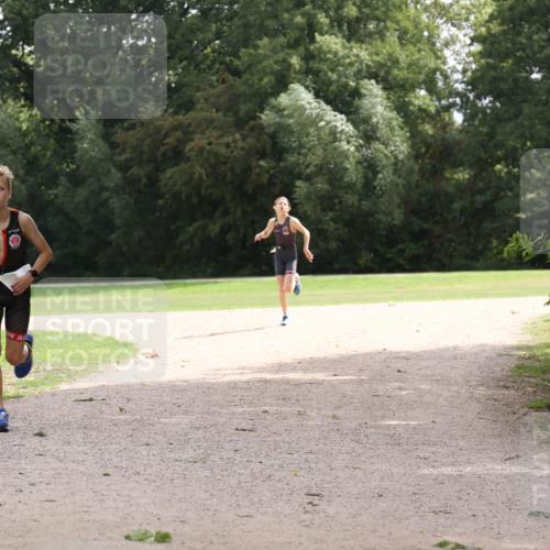 30.08.2026 - Elbe Triathlon Hamburg Antke Förster http://msf.ph/oto/10107143 30.08.2026 12:50:10 Laufen  meine-sportfotos.de