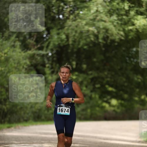 30.08.2026 - Elbe Triathlon Hamburg Antke Förster http://msf.ph/oto/10107144 30.08.2026 12:31:54 Laufen 1674 meine-sportfotos.de