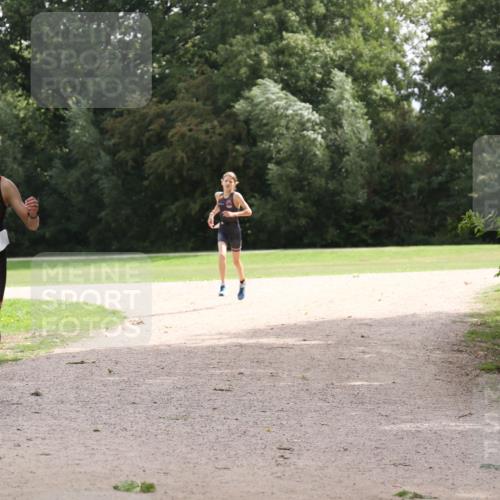 30.08.2026 - Elbe Triathlon Hamburg Antke Förster http://msf.ph/oto/10107145 30.08.2026 12:50:10 Laufen  meine-sportfotos.de