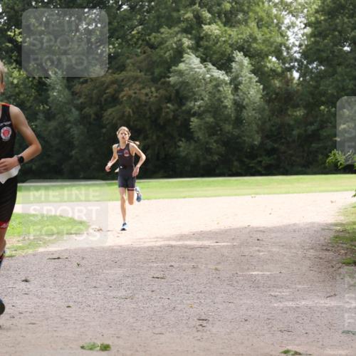 30.08.2026 - Elbe Triathlon Hamburg Antke Förster http://msf.ph/oto/10107147 30.08.2026 12:50:11 Laufen  meine-sportfotos.de
