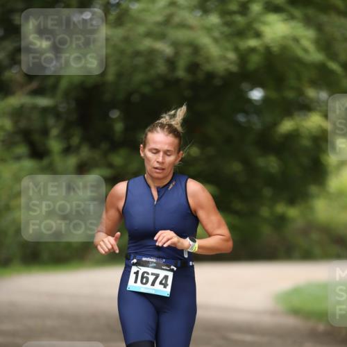 30.08.2026 - Elbe Triathlon Hamburg Antke Förster http://msf.ph/oto/10107148 30.08.2026 12:31:56 Laufen 1674 meine-sportfotos.de