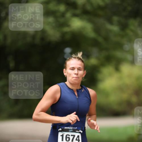 30.08.2026 - Elbe Triathlon Hamburg Antke Förster http://msf.ph/oto/10107150 30.08.2026 12:31:57 Laufen 1674 meine-sportfotos.de
