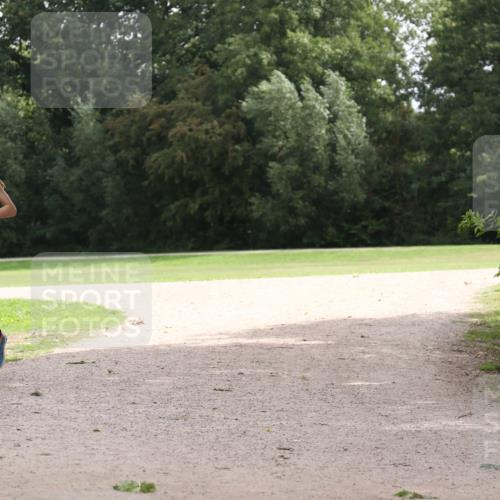 30.08.2026 - Elbe Triathlon Hamburg Antke Förster http://msf.ph/oto/10107153 30.08.2026 12:50:13 Laufen 1001, 7001 meine-sportfotos.de