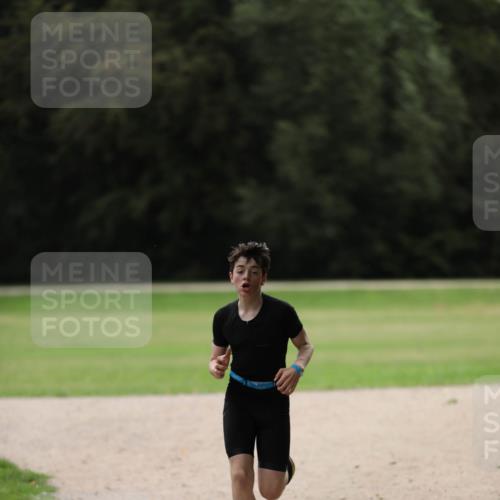 30.08.2026 - Elbe Triathlon Hamburg Antke Förster http://msf.ph/oto/10107154 30.08.2026 12:33:55 Laufen  meine-sportfotos.de
