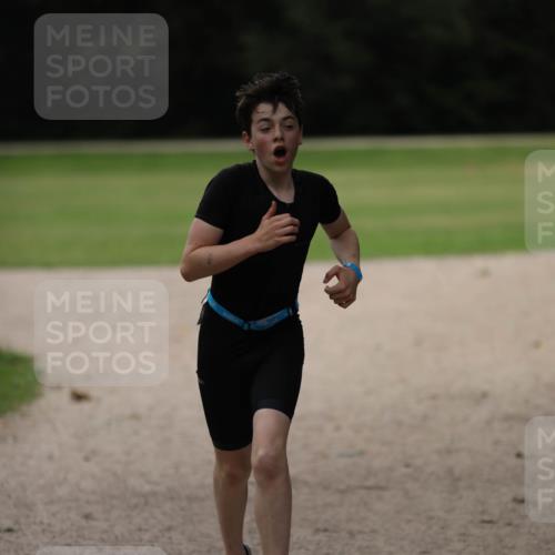 30.08.2026 - Elbe Triathlon Hamburg Antke Förster http://msf.ph/oto/10107158 30.08.2026 12:33:56 Laufen  meine-sportfotos.de