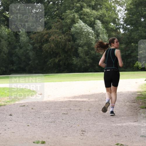 30.08.2026 - Elbe Triathlon Hamburg Antke Förster http://msf.ph/oto/10107159 30.08.2026 12:50:15 Laufen  meine-sportfotos.de