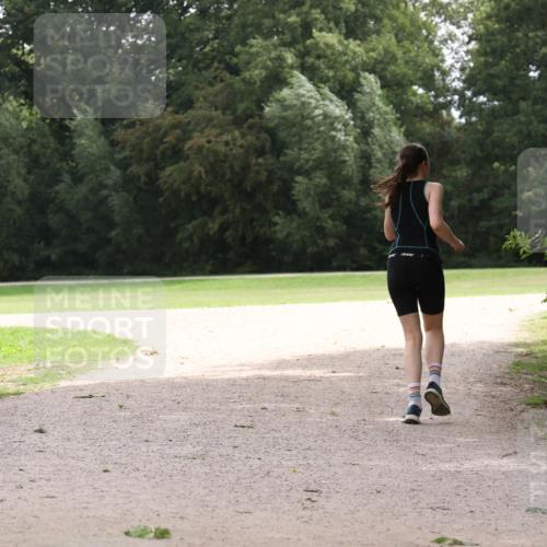 30.08.2026 - Elbe Triathlon Hamburg Antke Förster http://msf.ph/oto/10107161 30.08.2026 12:50:16 Laufen  meine-sportfotos.de