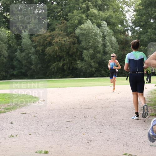 30.08.2026 - Elbe Triathlon Hamburg Antke Förster http://msf.ph/oto/10107175 30.08.2026 12:50:37 Laufen 1775 meine-sportfotos.de