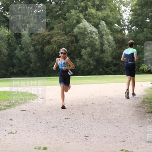 30.08.2026 - Elbe Triathlon Hamburg Antke Förster http://msf.ph/oto/10107177 30.08.2026 12:50:39 Laufen  meine-sportfotos.de