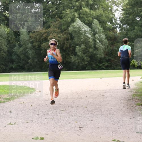 30.08.2026 - Elbe Triathlon Hamburg Antke Förster http://msf.ph/oto/10107179 30.08.2026 12:50:40 Laufen  meine-sportfotos.de