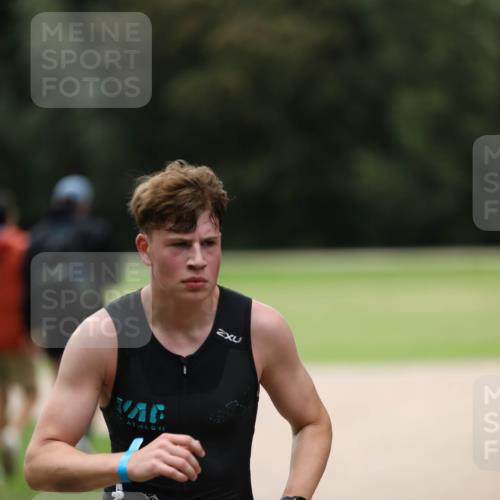 30.08.2026 - Elbe Triathlon Hamburg Antke Förster http://msf.ph/oto/10107180 30.08.2026 12:34:57 Laufen 1733 meine-sportfotos.de