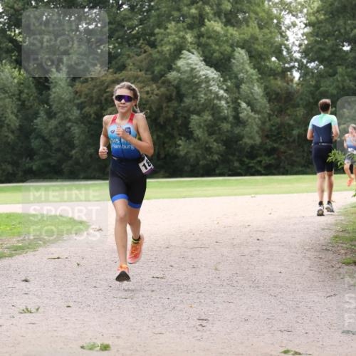 30.08.2026 - Elbe Triathlon Hamburg Antke Förster http://msf.ph/oto/10107181 30.08.2026 12:50:41 Laufen  meine-sportfotos.de