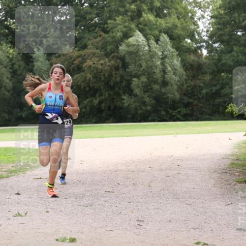 30.08.2026 - Elbe Triathlon Hamburg Antke Förster http://msf.ph/oto/10107193 30.08.2026 12:50:48 Laufen 29 meine-sportfotos.de