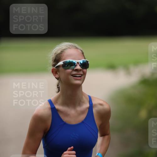 30.08.2026 - Elbe Triathlon Hamburg Antke Förster http://msf.ph/oto/10107194 30.08.2026 12:35:03 Laufen 55, 66, 577 meine-sportfotos.de