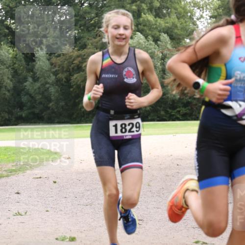 30.08.2026 - Elbe Triathlon Hamburg Antke Förster http://msf.ph/oto/10107201 30.08.2026 12:50:50 Laufen 1829 meine-sportfotos.de
