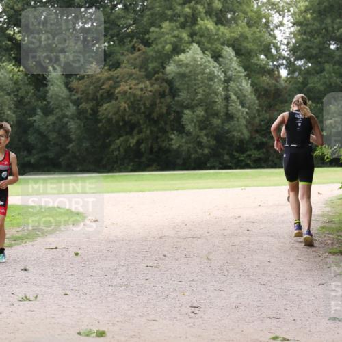 30.08.2026 - Elbe Triathlon Hamburg Antke Förster http://msf.ph/oto/10107207 30.08.2026 12:50:57 Laufen 42 meine-sportfotos.de