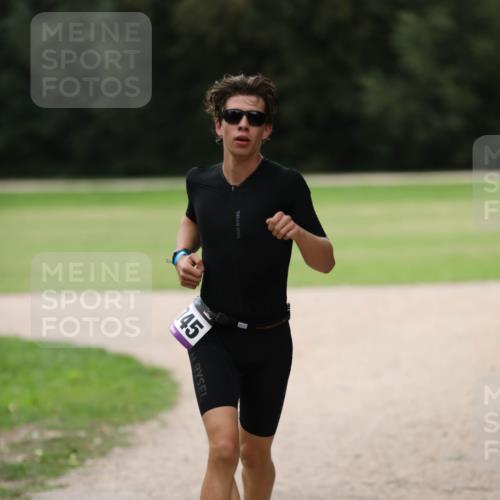 30.08.2026 - Elbe Triathlon Hamburg Antke Förster http://msf.ph/oto/10107210 30.08.2026 12:35:46 Laufen 45 meine-sportfotos.de