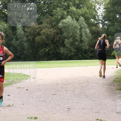 30.08.2026 - Elbe Triathlon Hamburg Antke Förster http://msf.ph/oto/10107211 30.08.2026 12:50:58 Laufen 342 meine-sportfotos.de