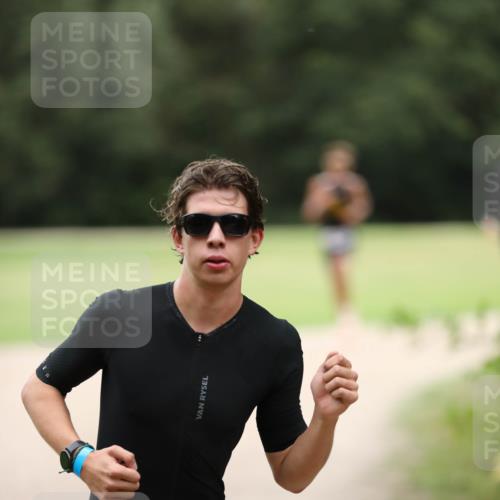 30.08.2026 - Elbe Triathlon Hamburg Antke Förster http://msf.ph/oto/10107214 30.08.2026 12:35:47 Laufen 45 meine-sportfotos.de