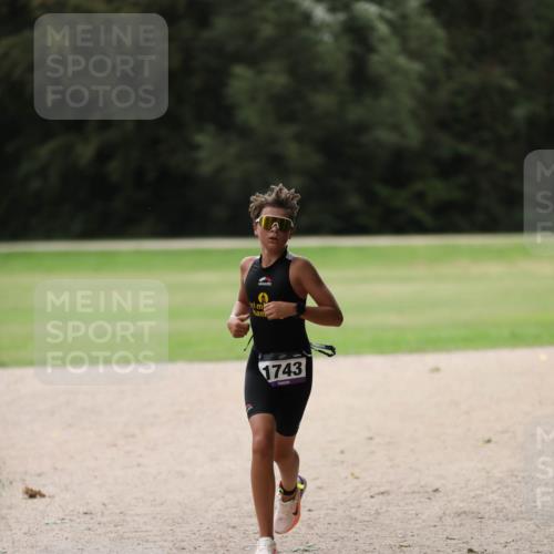 30.08.2026 - Elbe Triathlon Hamburg Antke Förster http://msf.ph/oto/10107216 30.08.2026 12:35:51 Laufen 1743 meine-sportfotos.de