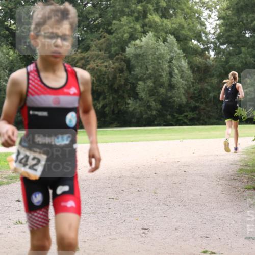 30.08.2026 - Elbe Triathlon Hamburg Antke Förster http://msf.ph/oto/10107217 30.08.2026 12:51:00 Laufen 142 meine-sportfotos.de