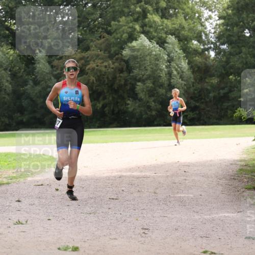 30.08.2026 - Elbe Triathlon Hamburg Antke Förster http://msf.ph/oto/10107221 30.08.2026 12:51:14 Laufen  meine-sportfotos.de