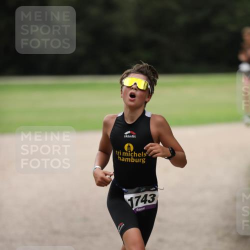 30.08.2026 - Elbe Triathlon Hamburg Antke Förster http://msf.ph/oto/10107222 30.08.2026 12:35:53 Laufen 1743 meine-sportfotos.de