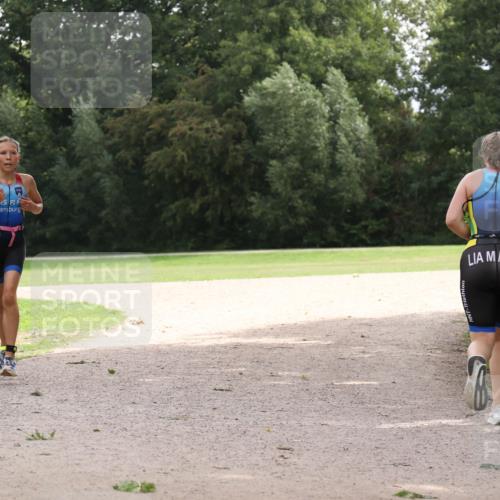 30.08.2026 - Elbe Triathlon Hamburg Antke Förster http://msf.ph/oto/10107231 30.08.2026 12:51:19 Laufen 852, 176 meine-sportfotos.de