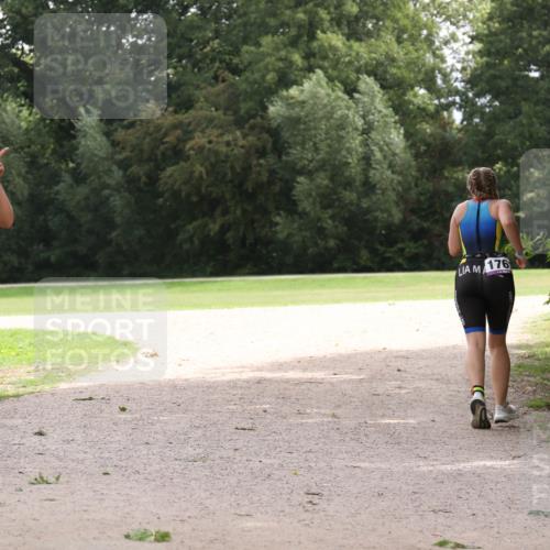 30.08.2026 - Elbe Triathlon Hamburg Antke Förster http://msf.ph/oto/10107235 30.08.2026 12:51:20 Laufen 52, 176 meine-sportfotos.de
