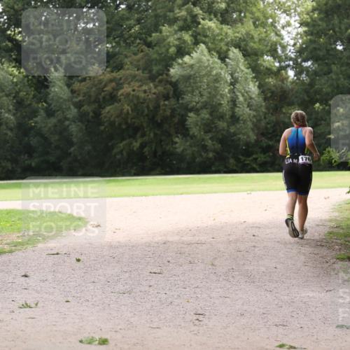 30.08.2026 - Elbe Triathlon Hamburg Antke Förster http://msf.ph/oto/10107239 30.08.2026 12:51:21 Laufen 12, 176 meine-sportfotos.de